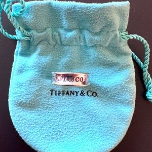 Tiffany & Co 1837 band ring in silver.